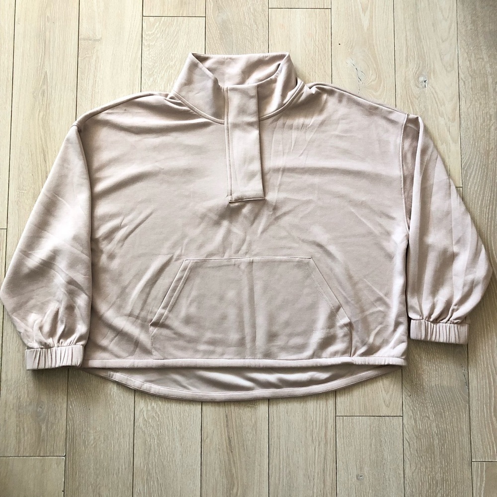 la Vie en Rose Oversized 1/4 Zip Shirt in Light Beige Size M